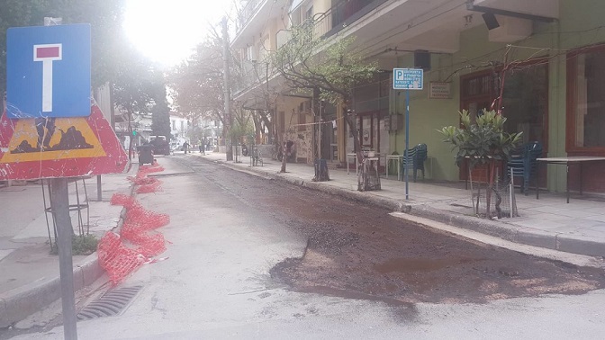 Λάρισα: Ασφαλτοστρώνουν στο κέντρο από το πρωί