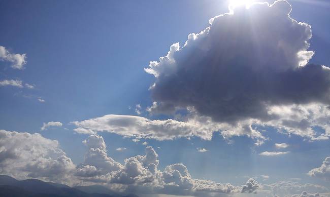 Με βροχές αλλά ζέστη και άνοδο θερμοκρασίας η νέα εβδομάδα