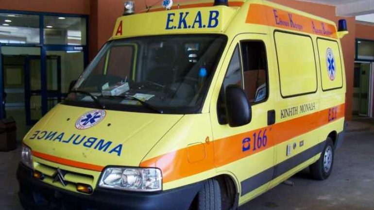Λάρισα: Τροχαίο στην οδό Φαρσάλων με μηχανάκι!