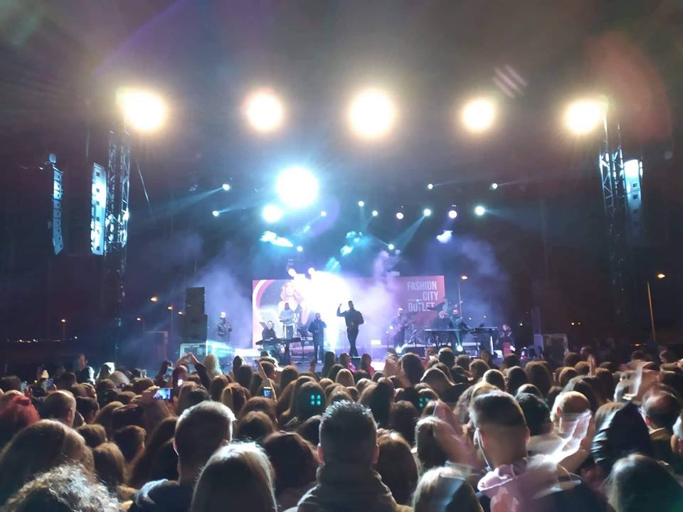 Λαμπερά εγκαίνια για το Fashion City Outlet