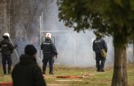Νέα επεισόδια στον Έβρο με χημικά και πέτρες στα σύνορα