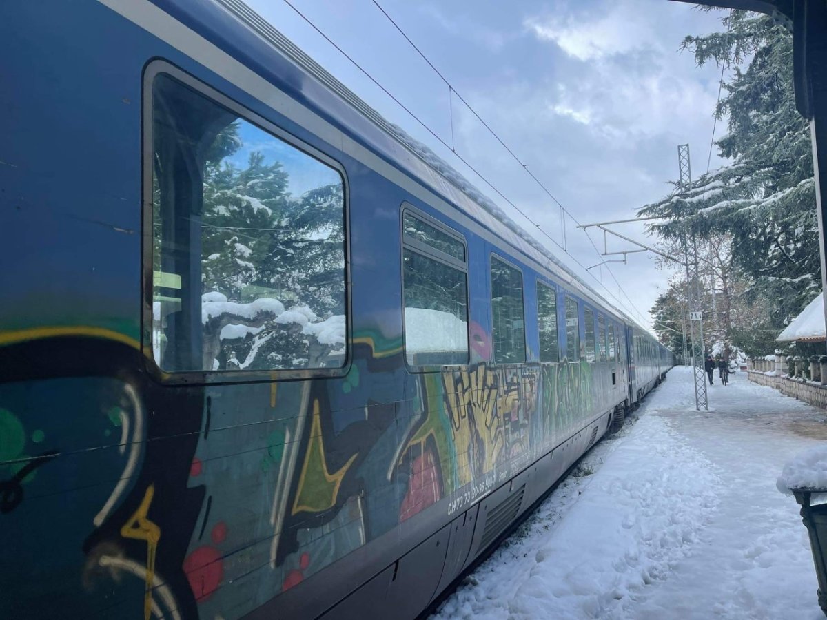 Εγκλωβισμένοι Λαρισαίοι στην Οινόη για 24 ώρες