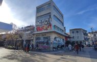 Πλησιάζει η κατεδάφιση του τετραγώνου μπροστά στο Αρχαίο Θέατρο